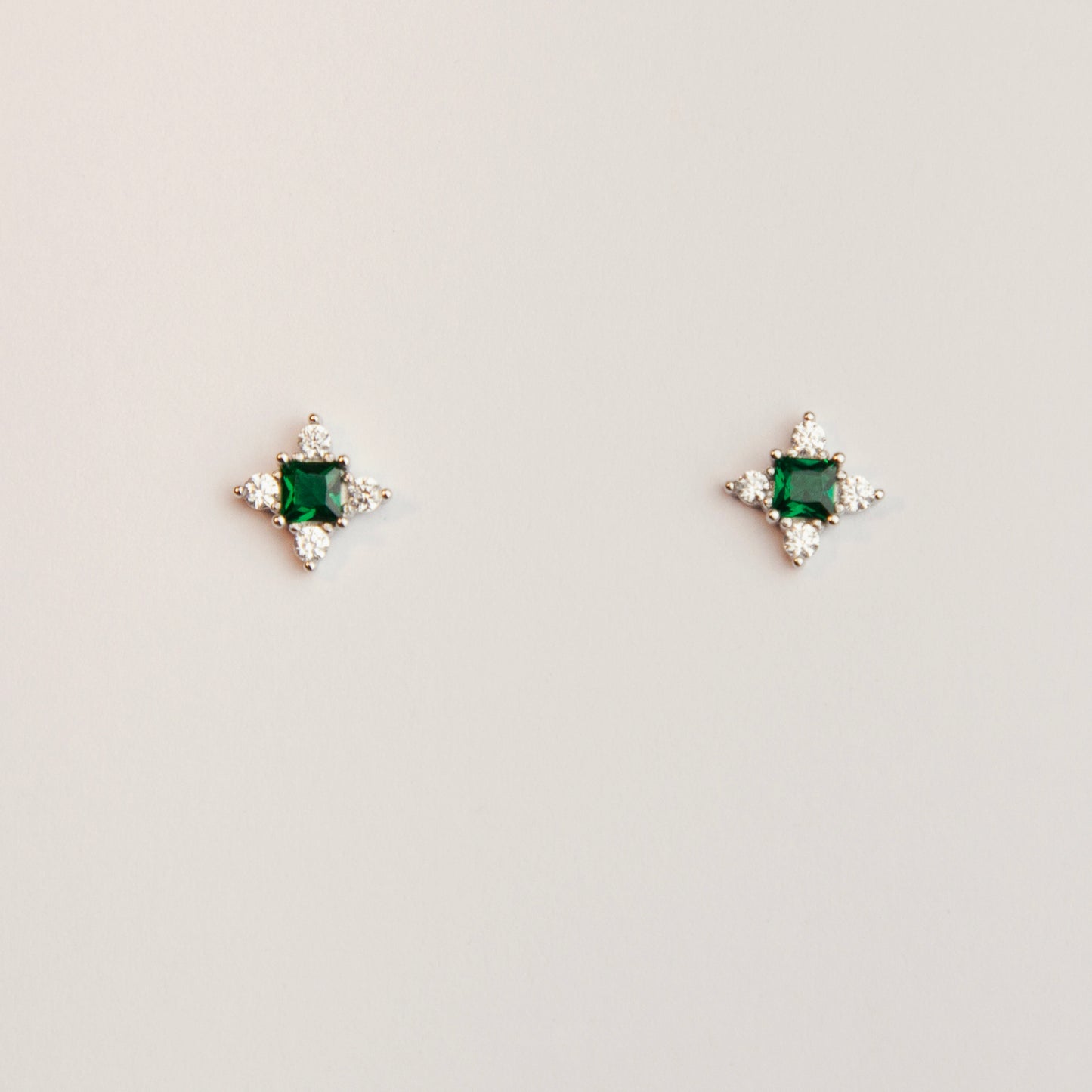 Green Emerald Star Cartilage Silver Stud Earrings