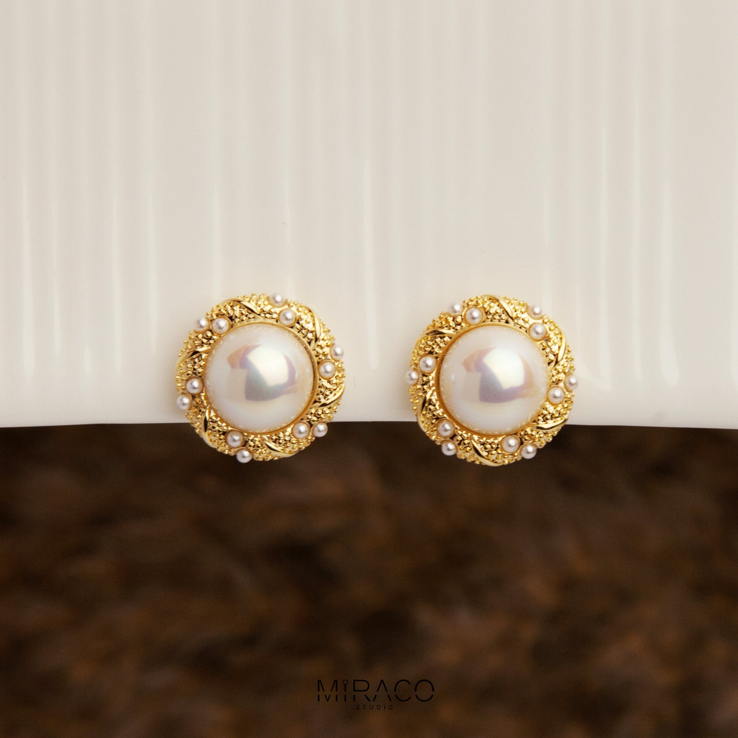 Large Pearl Gold Rim Round Button Clip On Earrings